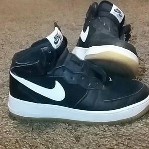 HAS LACES .Doesnt fit anymore